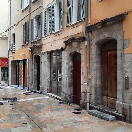 T2 - Centre - Coeur De *